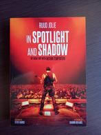 boek Ruud Jolie gesigneerd in spotlight and shadow, Ophalen of Verzenden, Zo goed als nieuw, Overige onderwerpen, Ruud Jolie