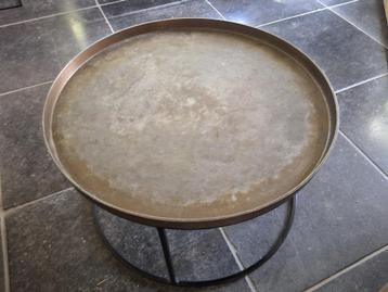 Salontafel beschikbaar voor biedingen