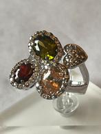 Bijzonder mooie ring Peridot / Granaat etc, Verzenden, Zo goed als nieuw, 17 tot 18, Dame