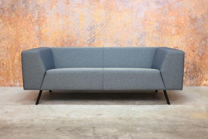 ZGANieuw fraaie grijze stoffen Gispen Sett design bank, Huis en Inrichting, Banken | Bankstellen, Zo goed als nieuw, Rechte bank