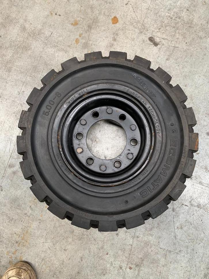 Heftruckbanden volrubber 5.00-8 , 8.25-15 , 15x4 1/2-8 , 300, Zakelijke goederen, Agrarisch | Onderdelen | Banden, Velgen en Assen