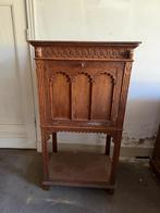 Antieke houten kast met houtsnijwerk (ca. 1900), Ophalen