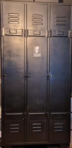 Vintage Metalen Locker Kast - Industrieel Design, Huis en Inrichting, Kasten | Lockerkasten, Ophalen, Gebruikt, Industrieel