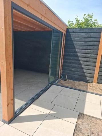 Tuinhuis beschikbaar voor biedingen
