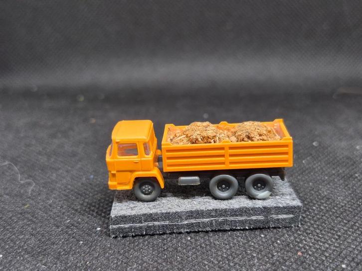 Wiking 9045 - Magirus Deutz 100D7 kipper met lading (14946), Hobby en Vrije tijd, Modeltreinen | N-Spoor, Gebruikt, Overige typen