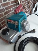 Makita band schuurmachine met vastzet standaard, Ophalen of Verzenden, Gebruikt, 600 tot 1200 watt, Bandschuurmachine