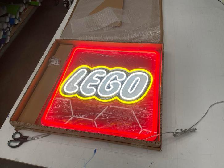 Zeldzame LEGO Neon Lamp - Nieuw!, Verzamelen, Merken en Reclamevoorwerpen, Nieuw, Lichtbak of (neon) lamp, Ophalen of Verzenden