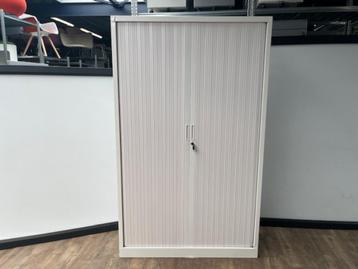 Witte roldeurkast 198 x 120 x 43 beschikbaar voor biedingen