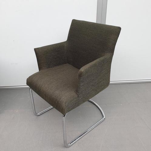 Fauteuil met sledeframe - nieuwe groene stoffering, Huis en Inrichting, Fauteuils, Gebruikt