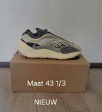 Yeezy 700 V3 Fade Salt - Maat 43 1/3 - NIEUW, Overige kleuren, Nieuw, Ophalen of Verzenden, Sneakers of Gympen