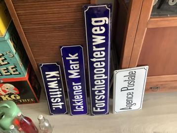 Vintage Emaille Borden beschikbaar voor biedingen