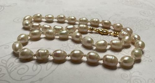 Mooie klassieke geknoopte parelketting NIEUW, Sieraden, Tassen en Uiterlijk, Kettingen, Nieuw, Overige materialen, Beige, Verzenden