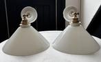 Vintage set 2 driehoek Franse witte wandlampjes keukenkap, Ophalen of Verzenden, Glas