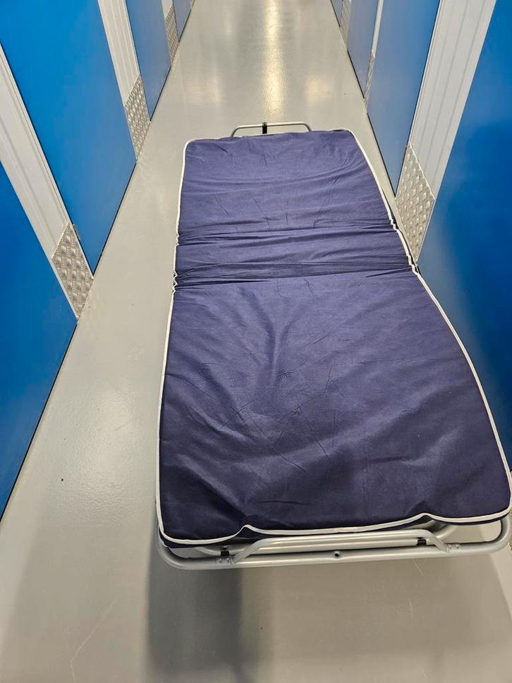 Logeerbed, Huis en Inrichting, Slaapkamer | Bedden, Zo goed als nieuw, Eenpersoons, 80 cm, 190 cm of minder, Metaal, Ophalen