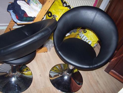 kuipstoel zwart kan draaien bureaustoel lederlook, Huis en Inrichting, Stoelen, Zo goed als nieuw, Twee, Zwart, Ophalen