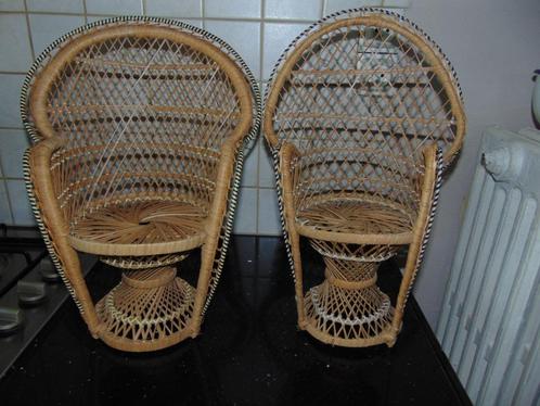 Poppenstoeltjes in riet en bamboe, Verzamelen, Poppen, Gebruikt, Accessoires, Ophalen of Verzenden