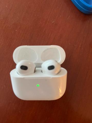 Originele Apple air pods 2 beschikbaar voor biedingen