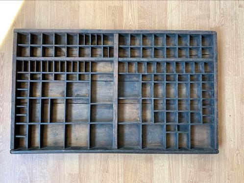 Antieke letterbak 85x51, Huis en Inrichting, Woonaccessoires | Wanddecoraties, Gebruikt, Ophalen