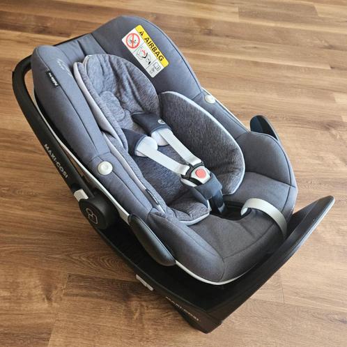 Maxi-Cosi Pebble Pro i-Size + FamilyFix2 Isofix Base, Kinderen en Baby's, Autostoeltjes, Gebruikt, Maxi-Cosi, 0 t/m 13 kg, Isofix