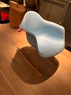 Mooie stoel! Remake van de Vitra Eames. Doe een goed bod!, Huis en Inrichting, Ophalen of Verzenden, Zo goed als nieuw, Blauw