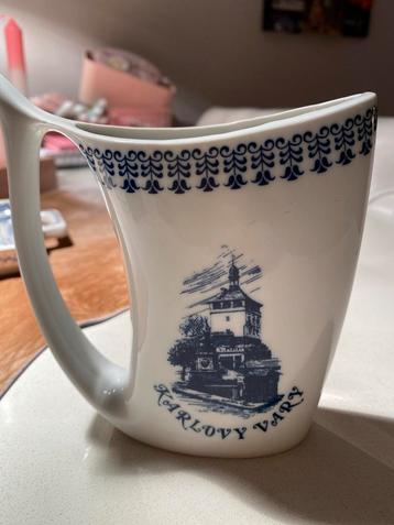 Vintage Karlovy Vary Mok Porseleinen Beker beschikbaar voor biedingen