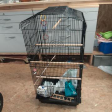 Zwarte vogelkooi valkparkietenkooi beschikbaar voor biedingen