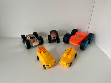 Leuke speelset met 5 stunt auto’s flip over en transformeer  beschikbaar voor biedingen