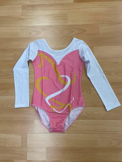 Nieuw lichtroze turnpak maat 116/122, Sport en Fitness, Turnen, Nieuw, Turnpak(je), Kleiner dan kindermaat 122, Roze, Ophalen of Verzenden
