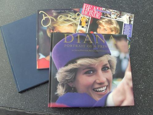Set van verschillende boeken Diana Princess of Wales, Verzamelen, Koninklijk Huis en Royalty, Zo goed als nieuw, Tijdschrift of Boek