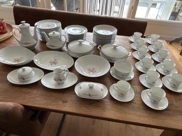 Servies beschikbaar voor biedingen