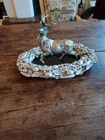 Verzilverd Hertenbeeld Ornament beschikbaar voor biedingen