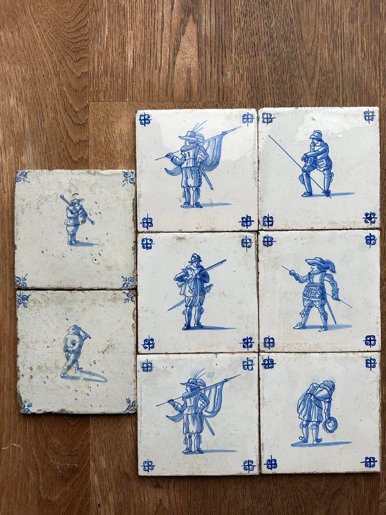 Antieke tegeltjes uit de 17de eeuw met soldaten, Antiek en Kunst, Antiek | Wandborden en Tegels, Ophalen of Verzenden