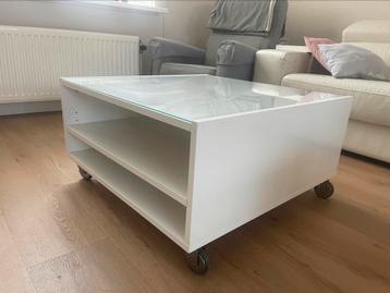 Witte Ikea salontafel op wielen €20 NU OPHALEN