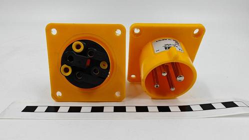 PCE 614-4V - CEE inbouw toestelcontactd recht 16A 4p 4h geel, Hobby en Vrije tijd, Elektronica-componenten, Nieuw, Ophalen of Verzenden