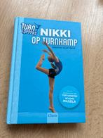 Nikki op Turnkamp - Simone Kort Smit, Ophalen of Verzenden, Zo goed als nieuw, Fictie algemeen