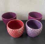 4 kleine bloempotjes - paars (2 reliëf, 2 glad) aardewerk, Rond, Ophalen of Verzenden, Aardewerk, Binnen