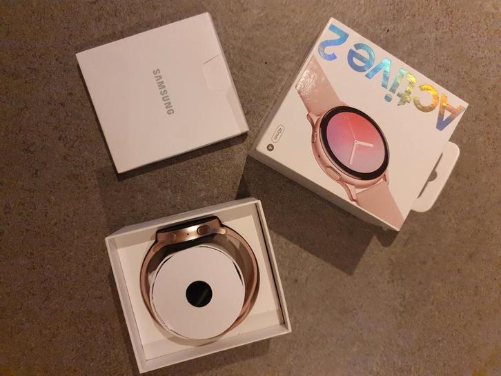 Samsung Galaxy Watch Active 2 - Incl. toebehoren, Sieraden, Tassen en Uiterlijk, Smartwatches, Gebruikt, Android, Roze, Calorieverbanding