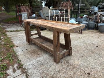 Timmermanswerkbank of industriële houten werkbank sidetable beschikbaar voor biedingen