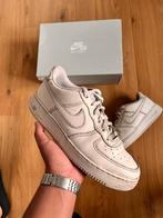 Nike Air Force 1 - Klassieker!, Ophalen of Verzenden, Gedragen, Wit, Sneakers of Gympen