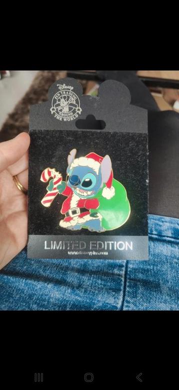 Stitch grote kerst  pin beschikbaar voor biedingen