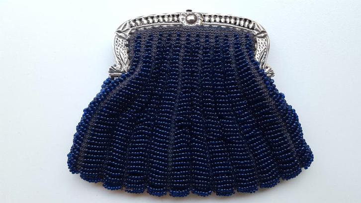 Beursje met zilveren beugel Portemonnee Accessoires Antiek, Antiek en Kunst, Antiek | Goud en Zilver, Ophalen of Verzenden