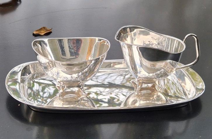 Keltum verzilverd melk en suikerstel met onderblad, Antiek en Kunst, Antiek | Glas en Kristal, Ophalen of Verzenden