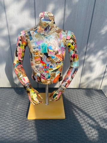 Kleine buste bijzonder kunstzinnig beschikbaar voor biedingen