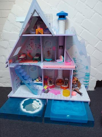 LoL huis, camper, beauty salon, poppen enz beschikbaar voor biedingen