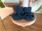 Babyslofjes: Warme Jeans Blauw Gebreide Baby Slofjes, Nieuw, Selfmade, Ophalen of Verzenden, Jongetje of Meisje