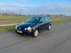 Volkswagen Polo 1.4 2004 Zwart, Auto's, Voorwielaandrijving, 15 km/l, 4 cilinders, Zwart