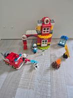 Lego Duplo Brandweerkazerne Set 10903 en politemotor 10900, Ophalen of Verzenden, Gebruikt, Complete set, Duplo