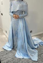 Blauwe abiye/galajurk met sleep - verloving XS, Ophalen, Galajurk, Blauw, Zo goed als nieuw