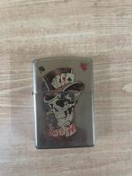 Te koop zippo doodshoofd pokkerhoed, Gebruikt, Ophalen of Verzenden, Aansteker