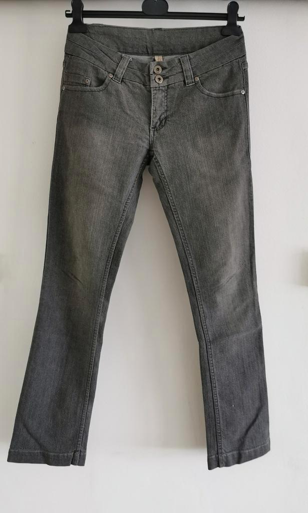 Vero Moda spijkerbroek mt. 40, Kleding | Dames, Spijkerbroeken en Jeans, Nieuw, W30 - W32 (confectie 38/40), Grijs, Verzenden
